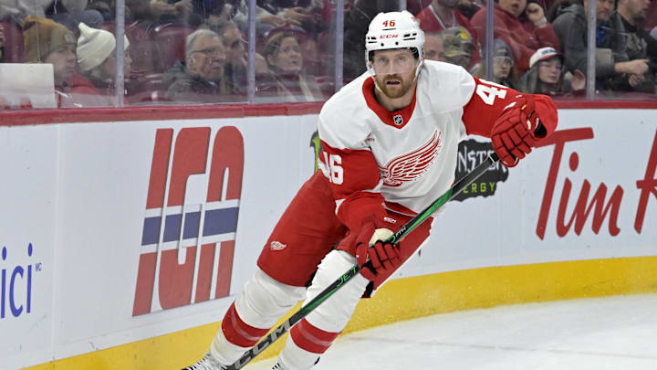 Dec 21, 2024; Montreal, Quebec, CAN; Detroit Red Wings defenseman Jeff Petry (46) plays the puck against the Montreal Canadiens during the third period at the Bell Centre. Mandatory Credit: Eric Bolte-Imagn Images Dec 21, 2024; Montreal, Quebec, CAN; Detroit Red Wings defenseman Jeff Petry (46) plays the puck against the Montreal Canadiens during the third period at the Bell Centre. Mandatory Credit: Eric Bolte-Imagn Images