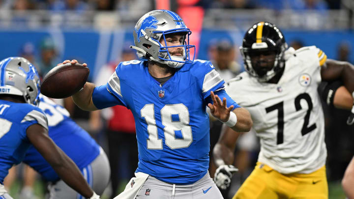 Detroit Lions quarterback Jake Fromm (18) throws a pass against the Pittsburgh Steelers 