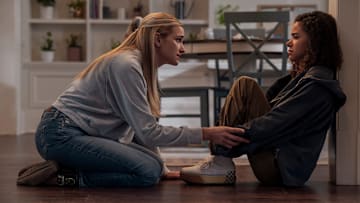 (L to R) Brianne Howey as Georgia Miller, Antonia Gentry as Ginny Miller in episode 307 of Ginny & Georgia