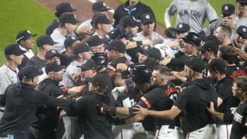 Yankees y Orioles se fueron a las manos en el partido del viernes 