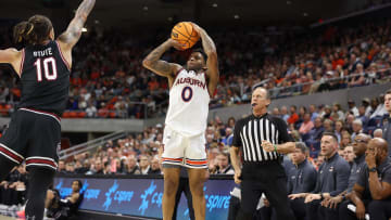 South Carolina basketball wing Myles Stute against Auburn