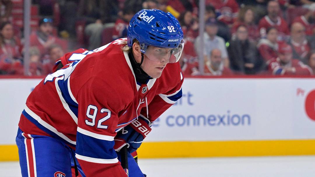 Oct 14, 2025; Montreal, Quebec, CAN; Montreal Canadiens forward Patrik Laine (92) prepares for a face off against the Seattle Kraken during the first period at the Bell Centre. Mandatory Credit: Eric Bolte-Imagn Images