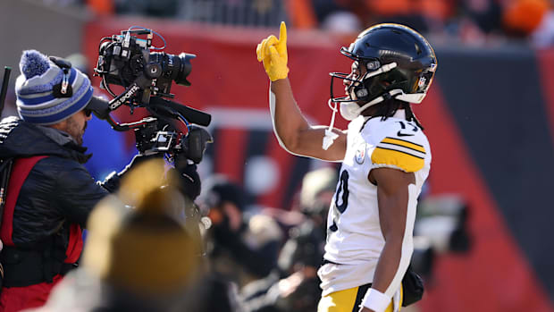 Pittsburgh Steelers wide receiver Calvin Austin III