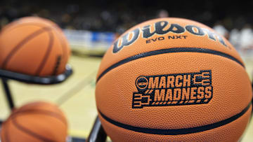 Holy Cross v Iowa