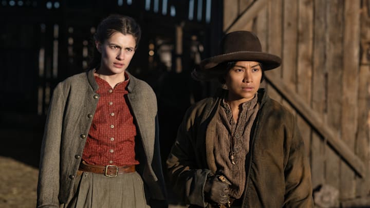 THE ABANDONS. (L to R) Diana Silvers as Dahlia Teller and Natalia del Riego as Lilla Belle in Episode 107 of The Abandons