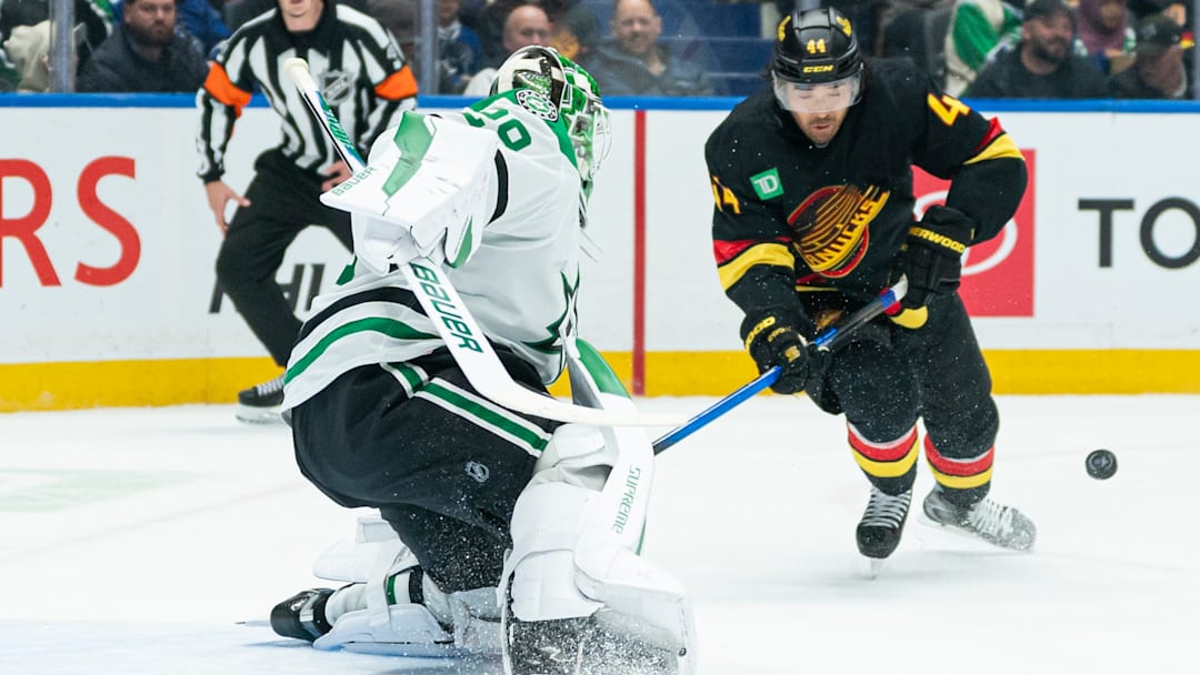 Dallas Stars v Vancouver Canucks