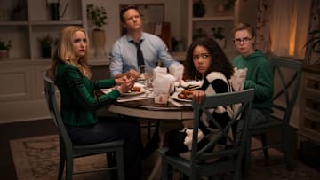 (L to R) Brianne Howey as Georgia Miller, Scott Porter as Paul, Antonia Gentry as Ginny Miller, Diesel La Torraca as Austin Miller in episode 302 of Ginny & Georgia 