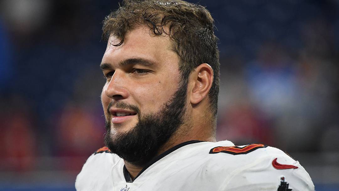 The Vikings need some help along their offensive line, and Buccaneers OG Ben Bredeson certainly fits the bill. 