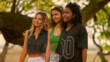 Outer Banks. (L to R) Madelyn Cline as Sarah Cameron, Madison Bailey as Kiara, Carlacia Grant as Cleo in episode 403 of Outer Banks. Cr. Jackson Lee Davis/Netflix © 2024