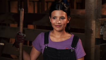 Nikki Rodriguez as Jackie in episode 203 of My Life with the Walter Boys