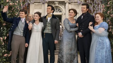 Bridgerton. (L to R) Will Tilston as Gregory Bridgerton, Florence Hunt as Hyacinth Bridgerton, Luke Thompson as Benedict Bridgerton, Ruth Gemmell as Lady Violet Bridgerton, Luke Newton as Colin Bridgerton, Nicola Coughlan as Penelope Featherington in episode 308 of Bridgerton. Cr. Liam Daniel/Netflix © 2024