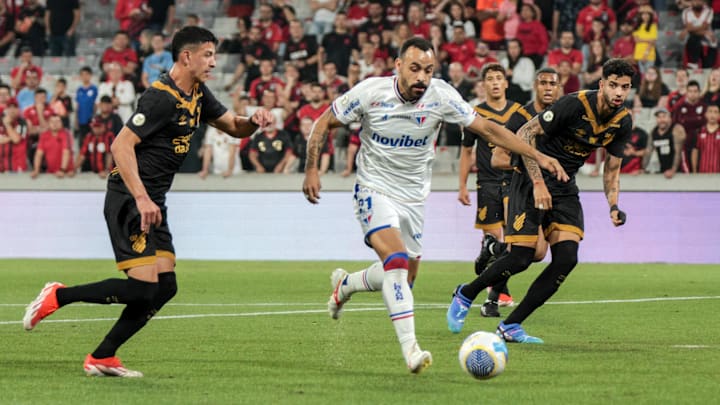 Partida foi realizada neste sábado na Ligga Arena