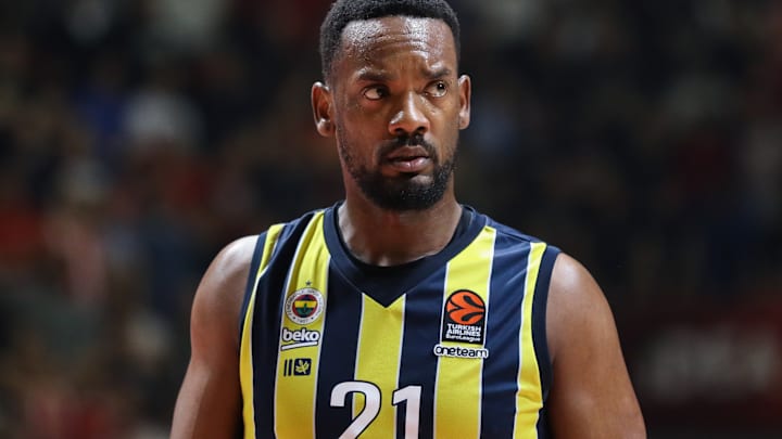 Crvena Zvezda mts Belgrade v Fenerbahce Beko Istanbul - 2022/2023 Turkish Airlines EuroLeague