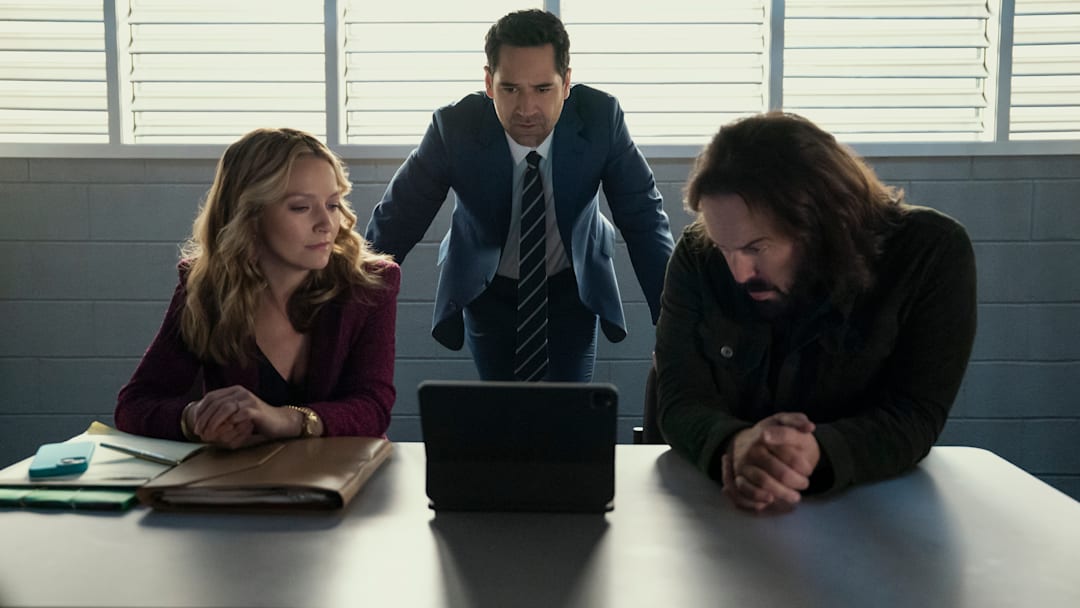 (L to R) Becki Newton as Lorna Crane, Manuel Garcia-Rulfo as Mickey Haller, Angus Sampson as Denis "Cisco" Wojciechowski in episode 402 of The Lincoln Lawyer