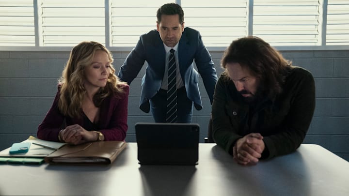 (L to R) Becki Newton as Lorna Crane, Manuel Garcia-Rulfo as Mickey Haller, Angus Sampson as Denis "Cisco" Wojciechowski in episode 402 of The Lincoln Lawyer