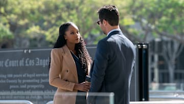 The Lincoln Lawyer. (L to R) Yaya DaCosta as Andrea Freemann, Manuel Garcia-Rulfo as Mickey Haller in episode 303 of The Lincoln Lawyer. 