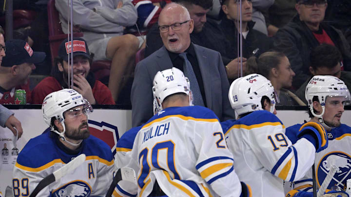 Oct 20, 2025; Montreal, Quebec, CAN; Buffalo Sabres head coach Lindy Ruff during the second period of the game against the Montreal Canadiens at the Bell Centre. Mandatory Credit: Eric Bolte-Imagn Images