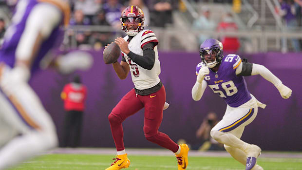 Jayden Daniels left the Commanders’ ugly 31–0 loss to the Vikings early. 