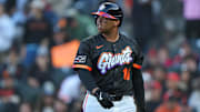 Tras ser canjeado por Medias Rojas, Rafael Devers ya luce el uniforme de los Gigantes