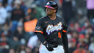 Tras ser canjeado por Medias Rojas, Rafael Devers ya luce el uniforme de los Gigantes