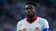 Alphonso Davies se machuca em jogo do Canadá e está fora da temporada 2024/25