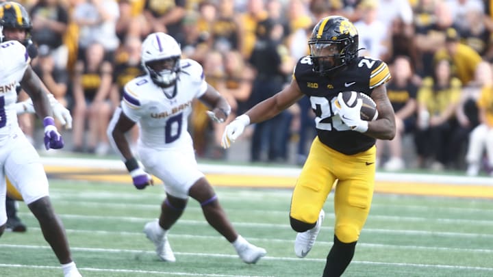 Albany v Iowa