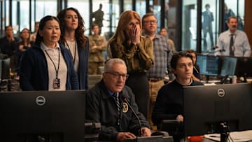 ZERO DAY. (L to R) Eden Lee as Agent Angela Kim, Mozhan Navabi as Melissa Kornblau, Robert De Niro as George Mullen, Connie Britton as Valerie Whitesell, Jay Klaitz as Tim Pennington and Ignacio Diaz-Silverio as Cesar Rocha in Episode 105 