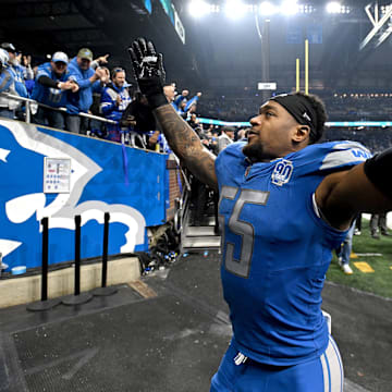 The Detroit Lions have signed linebacker Derrick Barnes to a three-year extension.