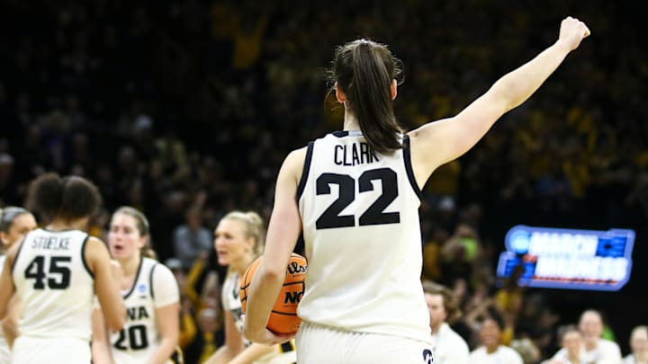 Iowa Hawkeyes, Caitlin Clark