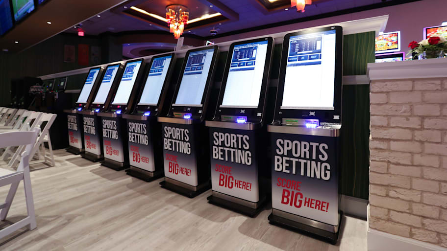 The NCAA could allow its athletes to bet on pro sports if a new proposal passes the Division I Council. | Sam Upshaw Jr./Courier Journal / USA TODAY NETWORK