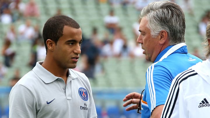 Carlos Ancelotti e Lucas Moura trabalharam juntos no PSG Carlos Ancelotti e Lucas Moura trabalharam juntos no PSG