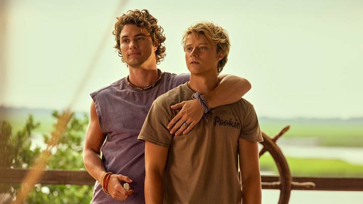 Outer Banks. (L to R) Chase Stokes as John B, Rudy Pankow as JJ in episode 403 of Outer Banks. Cr. Jackson Lee Davis/Netflix © 2024