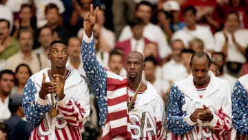 Michael Jordan, luego de ganar una de las medallas de los Juegos Olímpicos con el equipo de baloncesto de Estados Unidos 