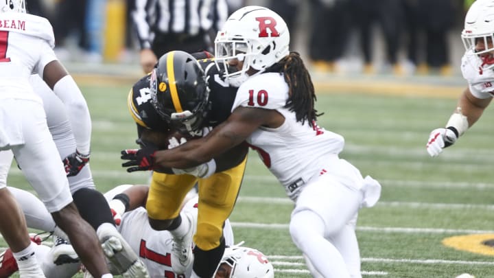 Hugh Freeze's Auburn football offense won't cut it if it resembles Minnesota, Rutgers, Nebraska, and Iowa, writes USA Today