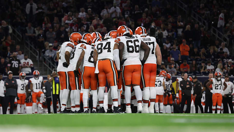 The Cleveland Browns huddle against the Houston Texans in a 2024 AFC wild card game. | Thomas Shea-Imagn Images