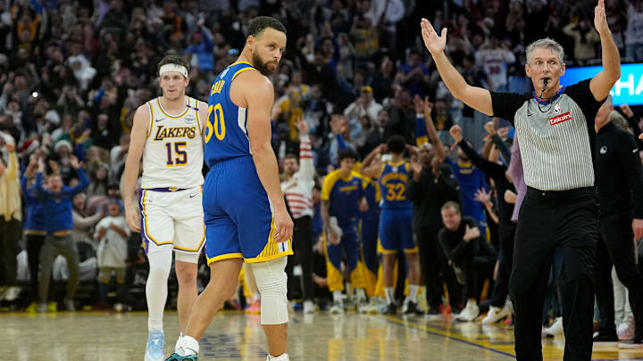 Los Angeles Lakers v Golden State Warriors