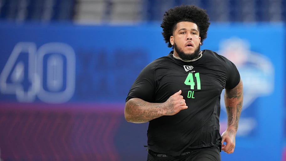 Miami Dolphins offensive tackle Kadyn Proctor