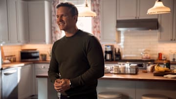 Ginny & Georgia. Scott Porter as Paul in episode 301 of Ginny & Georgia