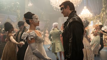 (L to R) Yerin Ha as Sophie Baek, Luke Thompson as Benedict Bridgerton in episode 401 of Bridgerton