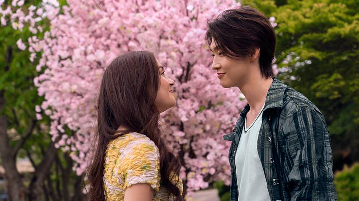 (L to R) Anna Cathcart as Kitty Song Covey, Sang Heon Lee as Min Ho Moon in episode 302 of XO, Kitty