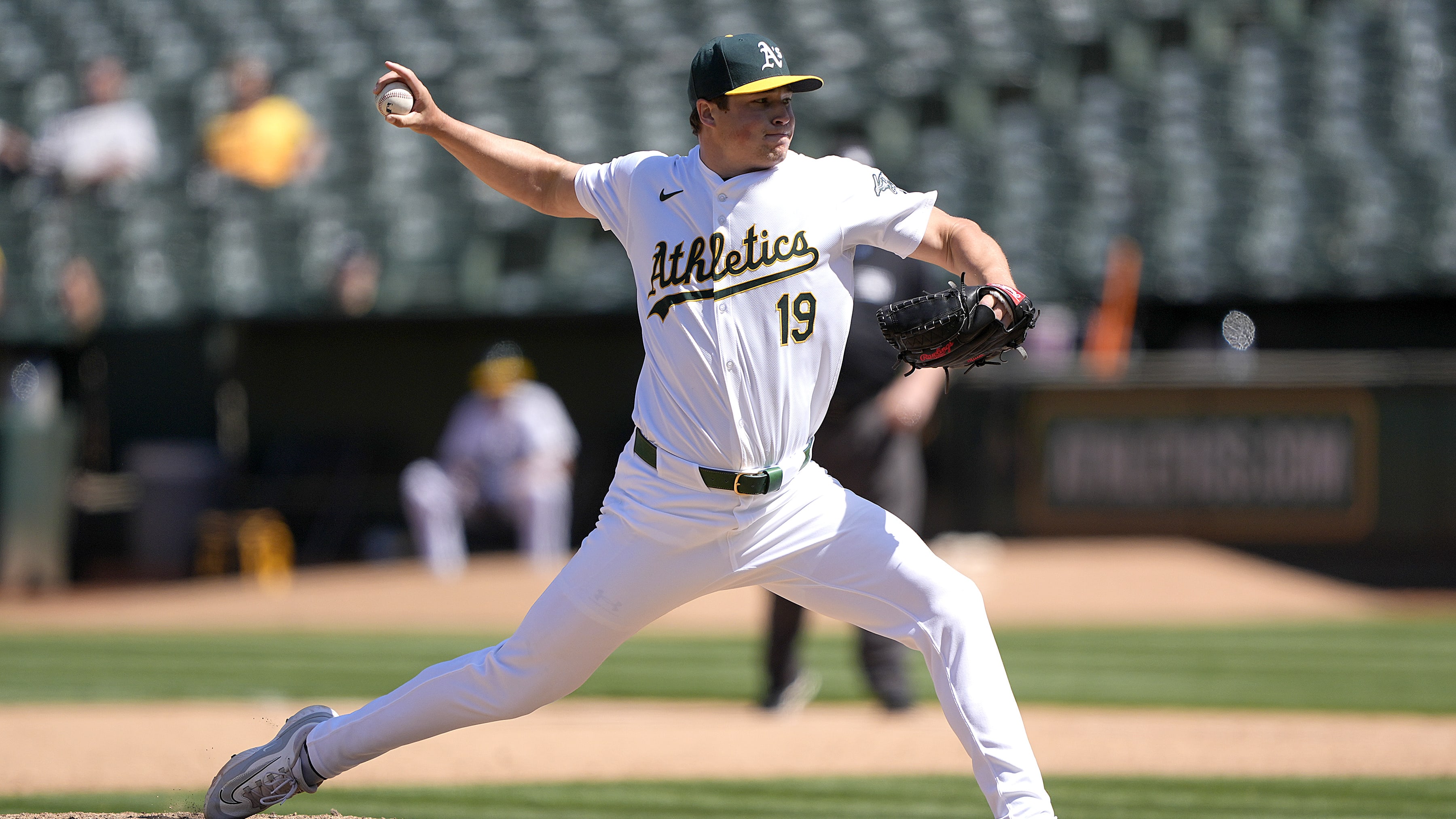 MLB insider pitches Padres-Mason Miller trade that would be extremely painful