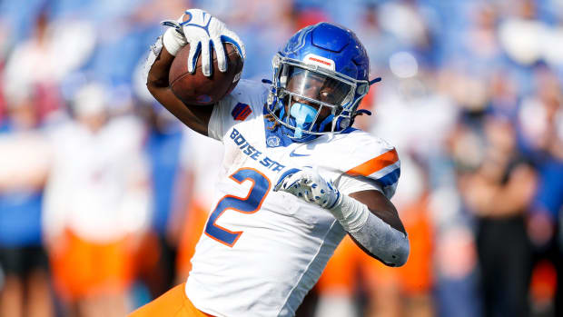 Boise State Broncos running back Ashton Jeanty on a rushing attempt during a college football game.