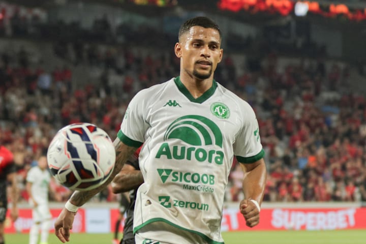 Maílton estava emprestado pelo Metalist à Chapecoense