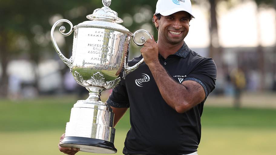 Aaron Rai with the Wanamaker Trophy