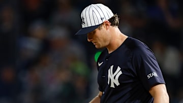 Toronto Blue Jays v New York Yankees