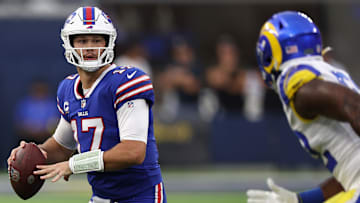 Buffalo Bills v Los Angeles Rams