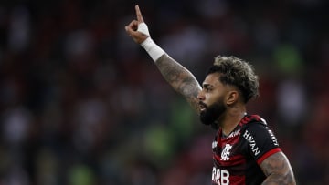 Gabigol sabe quién es el máximo goleador sub-30 de Latinoamérica.