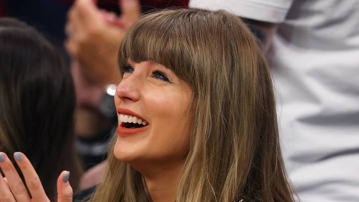 Taylor Swift at a New York Knicks v Cleveland Cavaliers game