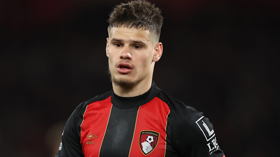 Milos Kerkez is close to joining Liverpool. | IMAGO/Sportimage