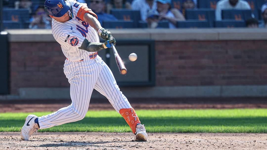 May 17, 2026; New York City, New York, USA; New York Mets center fielder Tyrone Taylor (28) hits a three run home run during the ninth inning against the New York Yankees at Citi Field. Mandatory Credit: Vincent Carchietta-Imagn Images May 17, 2026; New York City, New York, USA; New York Mets center fielder Tyrone Taylor (28) hits a three run home run during the ninth inning against the New York Yankees at Citi Field. Mandatory Credit: Vincent Carchietta-Imagn Images